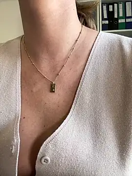 Онлайн чат XXX Hii_Lolla