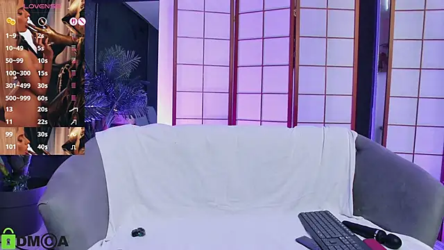 SelenaDaze Chat XXX live