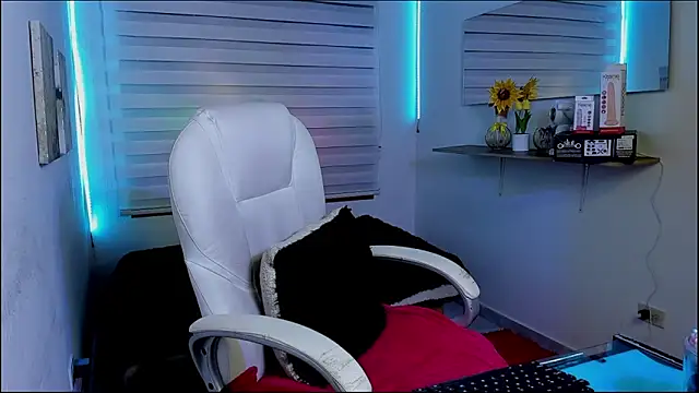 Clawdeen_Hot Chat XXX live