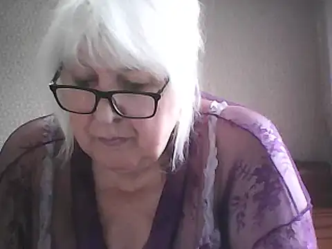 Alexia64231: онлайн-секс-чат