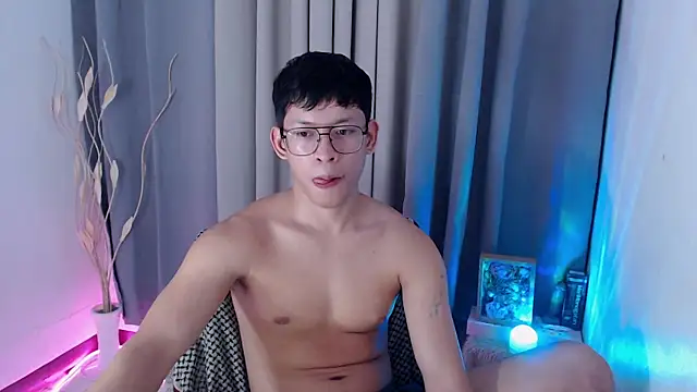 pinkcock_froi2305's Webcam Show