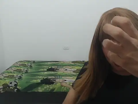 estefania224: онлайн-секс-чат