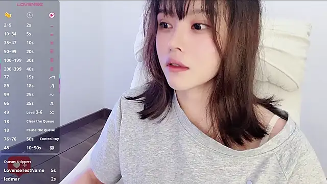 peachy_kiss Pertunjukan Webcam