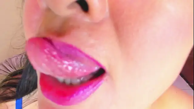 Julia_Haye Chat XXX in diretta