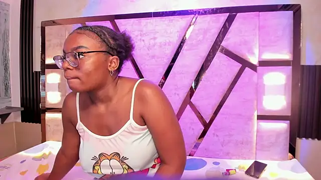 แชท XXX สดของ salem_rosee