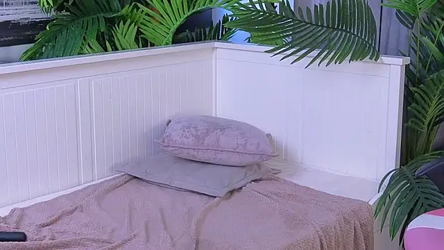 LanaReals live XXX chat