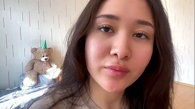 YourMiIa's Live XXX Chat