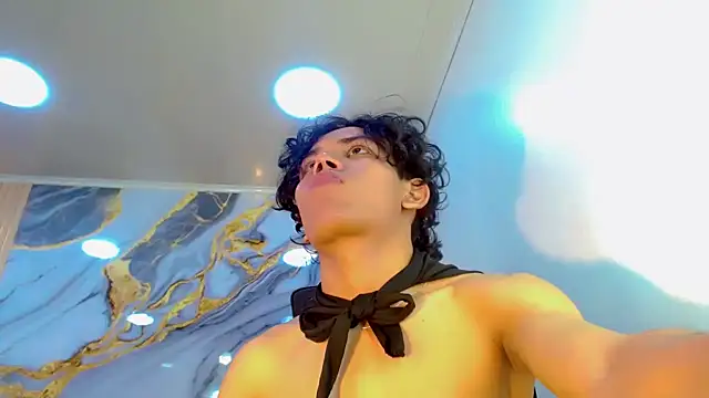 Show modela DaviidBuckx_ na web-kameri