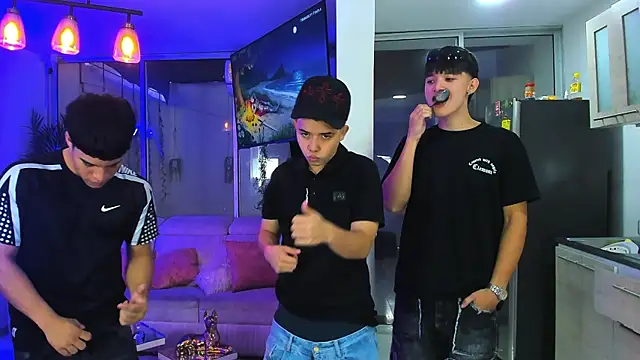 Houseofwarrios: απευθείας συνομιλία ΧΧΧ