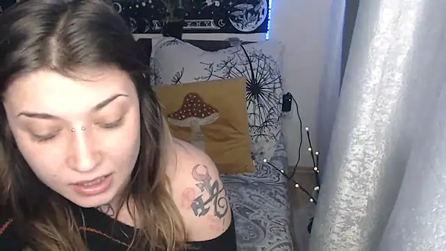 AlienforTwenty: онлайн-секс-чат