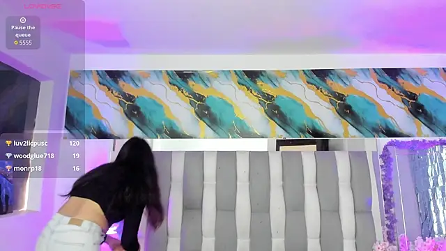 Chat XXX en directo de IsaDiiaz