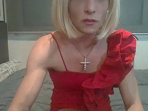 VictoriaBigSecretOfficial: διαδικτυακό σόου στην κάμερα