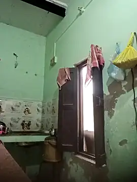 Cute-Charvii's Webcam Show