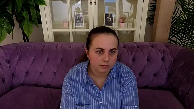 MikaFoxy 在線直播表演