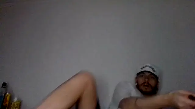 TallHungandCloudy69's Live XXX Chat