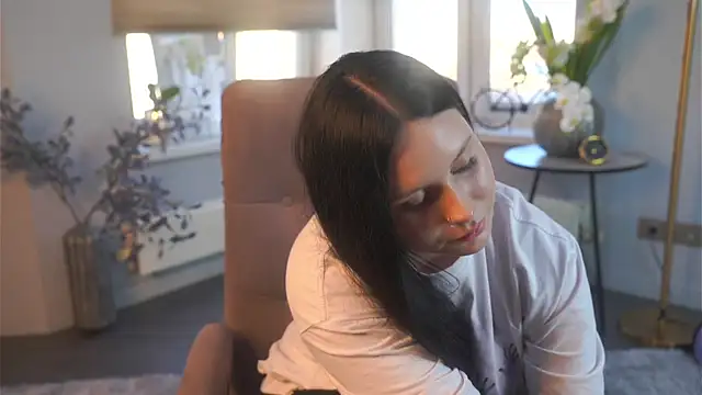 DeloresSaberi's Live XXX Chat