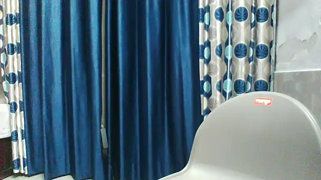 shalini_fire 现场XXX聊天