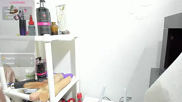 Онлайн чат XXX HornyMariu