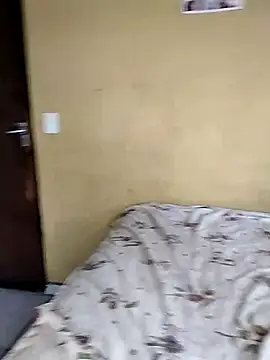 Breezyvikky 网络视讯表演