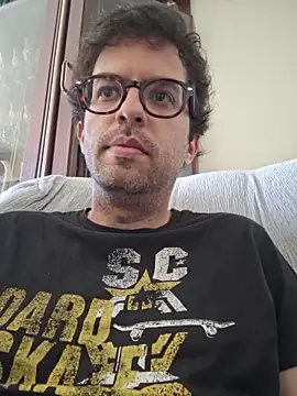 Pertunjukan Kamera Web RikCum4u