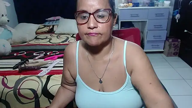 pervert_mommy_'s Live XXX Chat