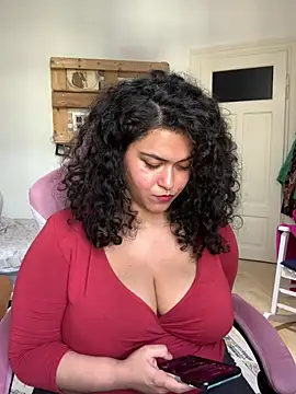 Curvydesifromgermany's Webcam Show