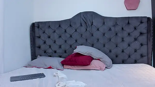 two_milkyway's Live XXX Chat