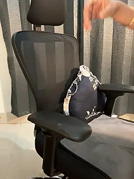 yours_chahat's Live XXX Chat