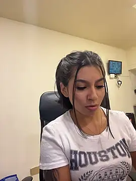 AlyssaRay's Live XXX Chat