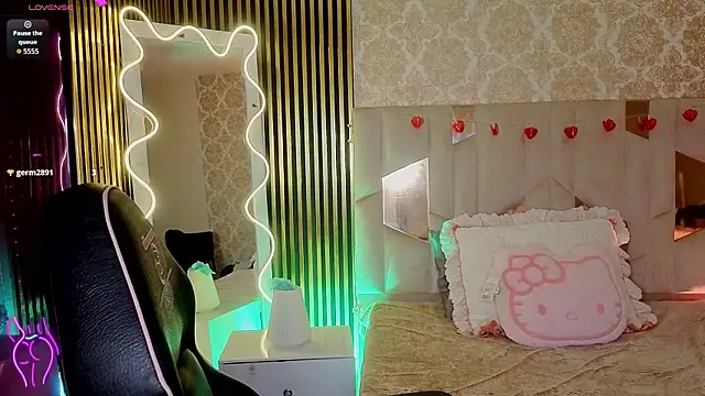 LIHIAN_TAY Show in webcam