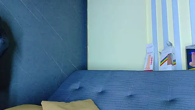 Show modela ALANNFERRER na web-kameri