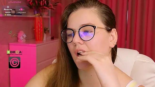 KellyKleine Adlı Modelin Canlı XXX Sohbeti