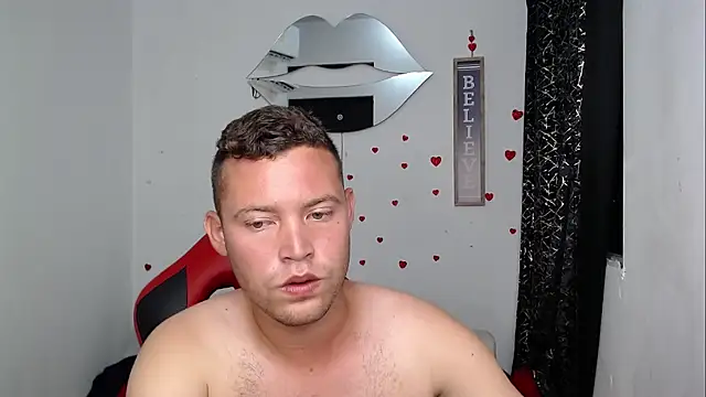 Вебкам-шоу sven_fox723