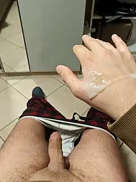 LucifertheGenius – Naživo XXX chat