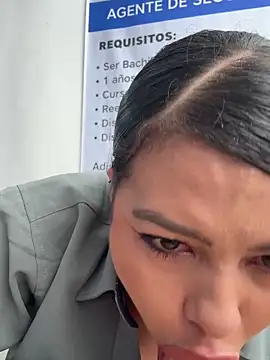 Ariana-07 webcam show