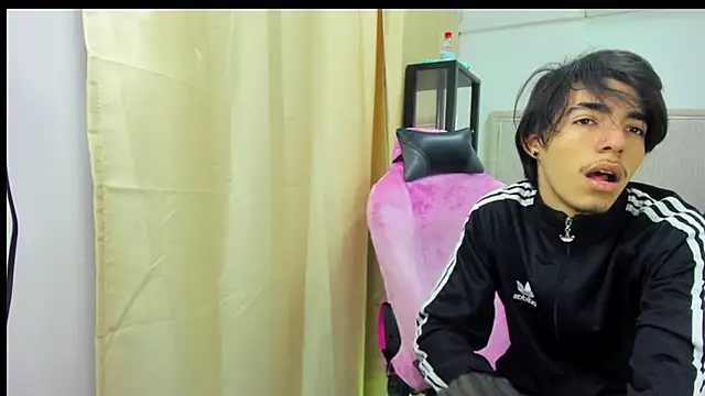 Bad_bunnyy_ live XXX chat