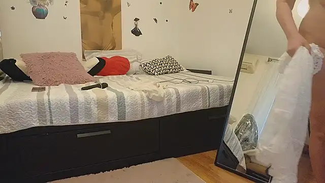 Chat +18 de elacoquette ao vivo