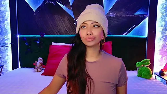 ElyaQuinn Chat XXX live