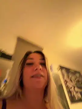 Monageil Live XXX-chat