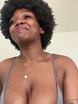 Chatroom XXX en direct de mochamimi