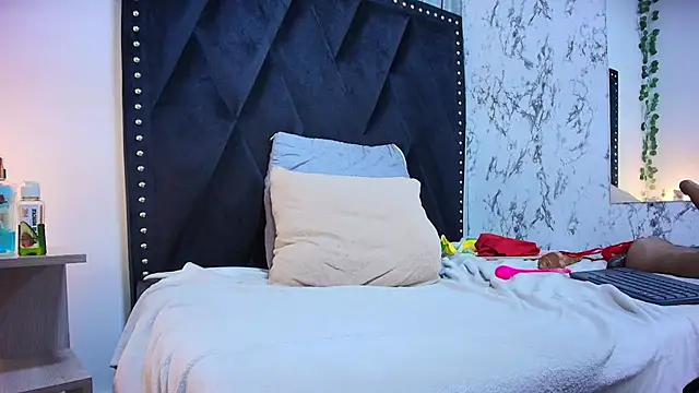 XXX chat uživo modela Rachele_x