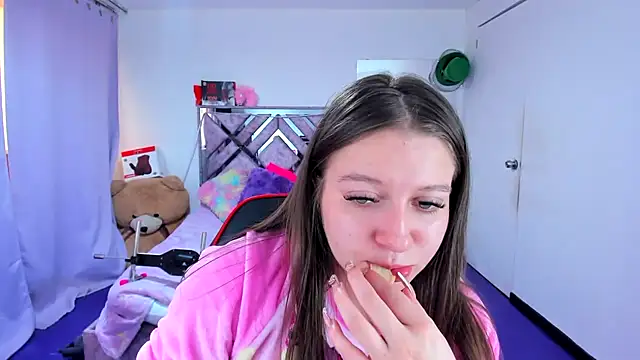 XXX chat uživo modela Luna_Analya