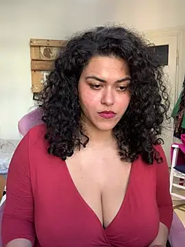 Curvydesifromgermany live XXX chat