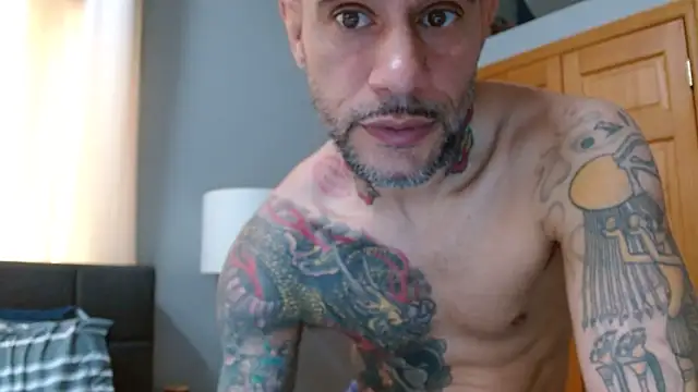 Pokazy przed kamerką – SexyFitDaddyy