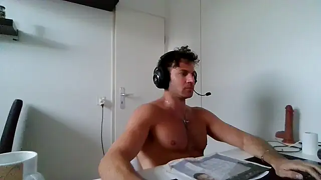 alpha-hunk's Live XXX Chat