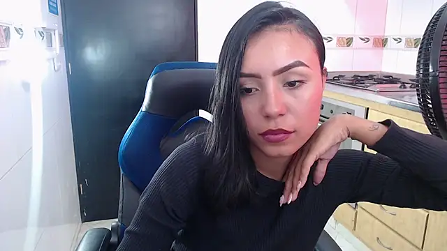 julieta_fn: онлайн-секс-чат