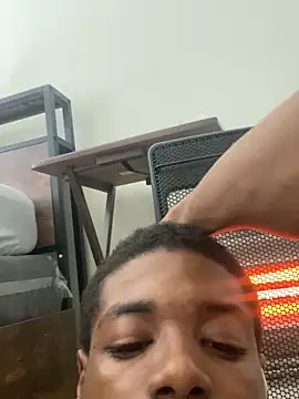 Hellboy223762: απευθείας συνομιλία ΧΧΧ