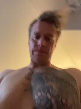 DILFiGuess1 Chat XXX in diretta