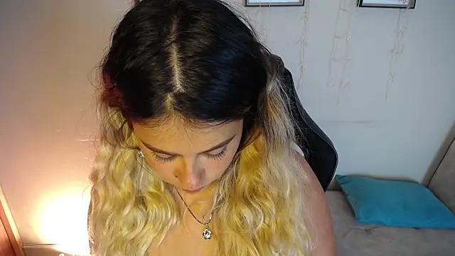 Sweet_Bella_Valery's Live XXX Chat