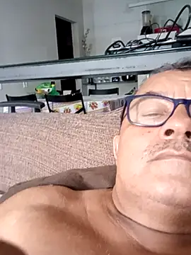 Misterymem63 Show in webcam